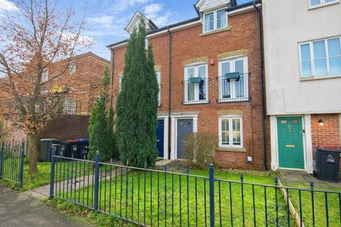 3 bedroom terraced house for sale, Godfrey Gardens, Chartham, Canterbury, CT4