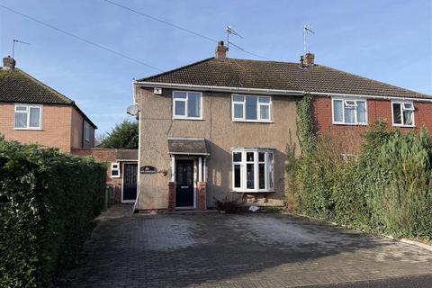 Longfellow Avenue, Warwick