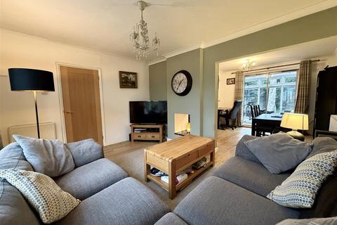 undefined, Longfellow Avenue, Warwick