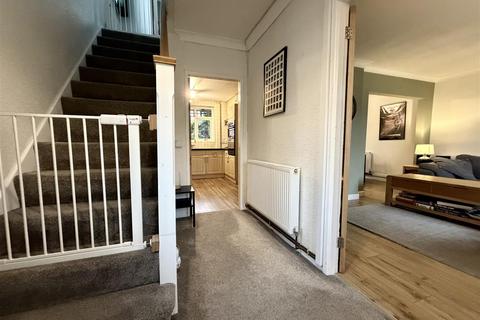 undefined, Longfellow Avenue, Warwick