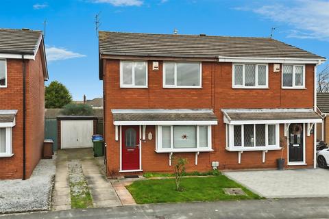 3 bedroom semi-detached house for sale, Nunburnholme Park, Hull