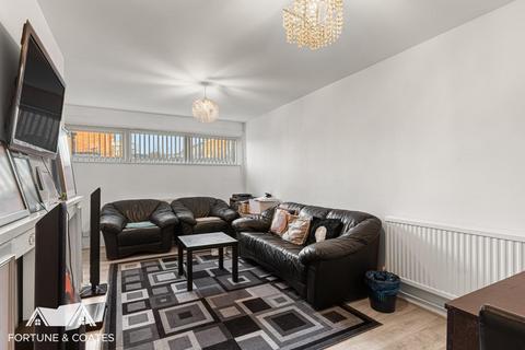 4 bedroom end of terrace house for sale, Hookfield, Harlow
