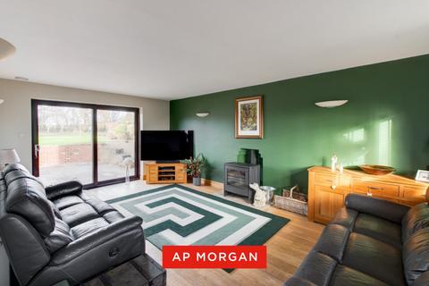 3 bedroom detached house for sale, Wood Lane, Fairfield, Bromsgrove, Worcestershire, B61