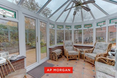 4 bedroom detached house for sale, Appletrees Crescent, Bromsgrove, Worcestershire, B61
