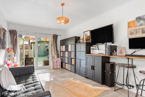 3 bedroom end of terrace house for sale, Blackbush Spring, Harlow