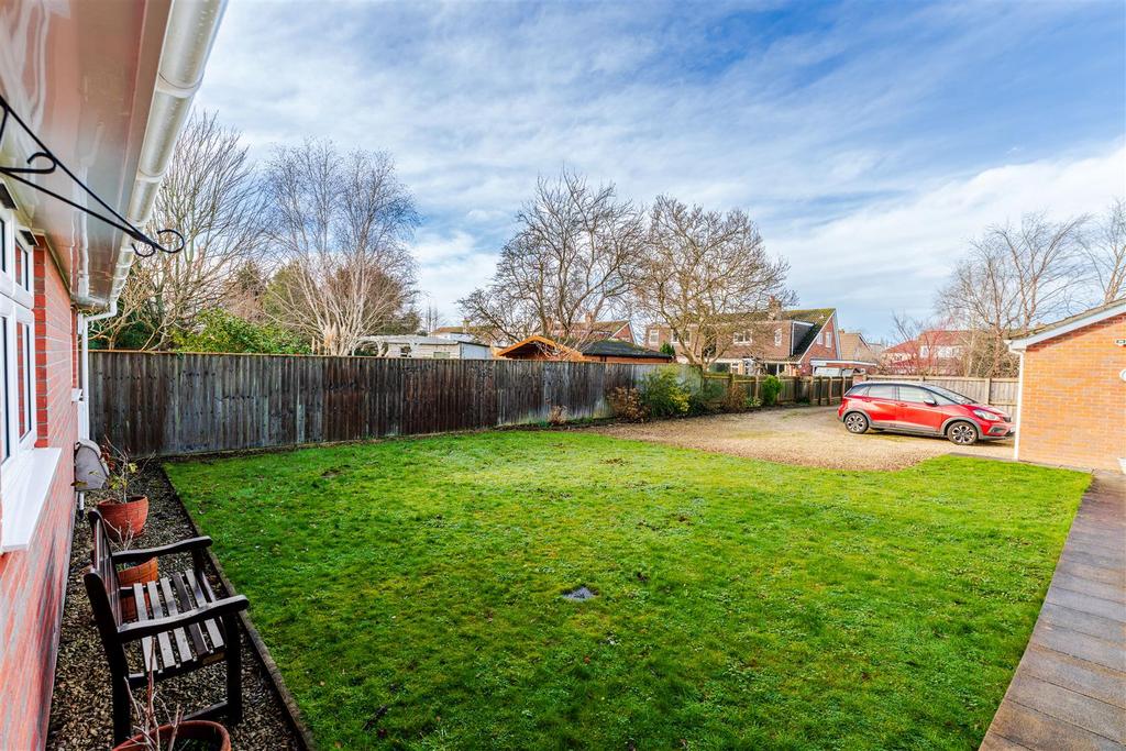 1 A Elm Close Yatton BS49 4 EL 64.jpg