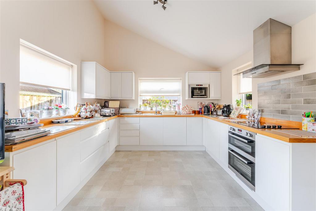 1 A Elm Close Yatton BS49 4 EL 45.jpg