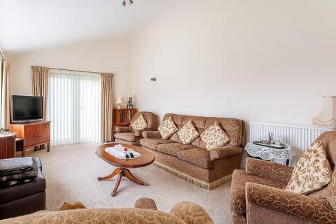 3 bedroom detached bungalow for sale, Detached bungalow in the centre of Yatton village
