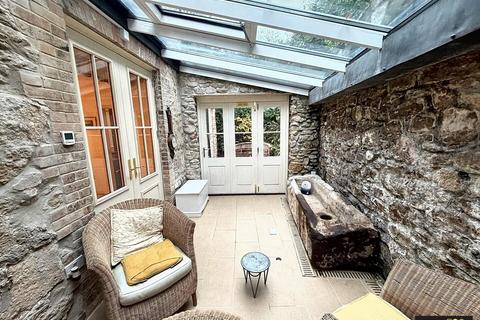 4 bedroom terraced house for sale, EXCEPTIONAL CHARACTER COTTAGE POSITIONED IN THE HIGHLY POPULAR OSMINGTON VILLAGE.