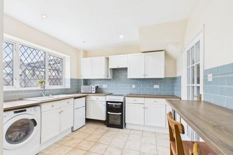 3 bedroom semi-detached house to rent, Shaxton Crescent, New Addington, Croydon