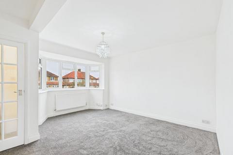3 bedroom semi-detached house to rent, Shaxton Crescent, New Addington, Croydon