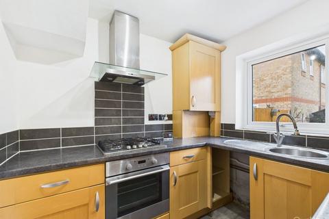 3 bedroom terraced house to rent, Lomond Gardens, South Croydon