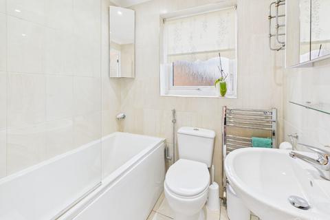 3 bedroom terraced house to rent, Lomond Gardens, South Croydon