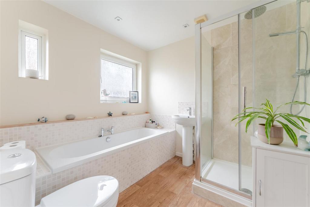 17 Court Avenue, Yatton1.jpg