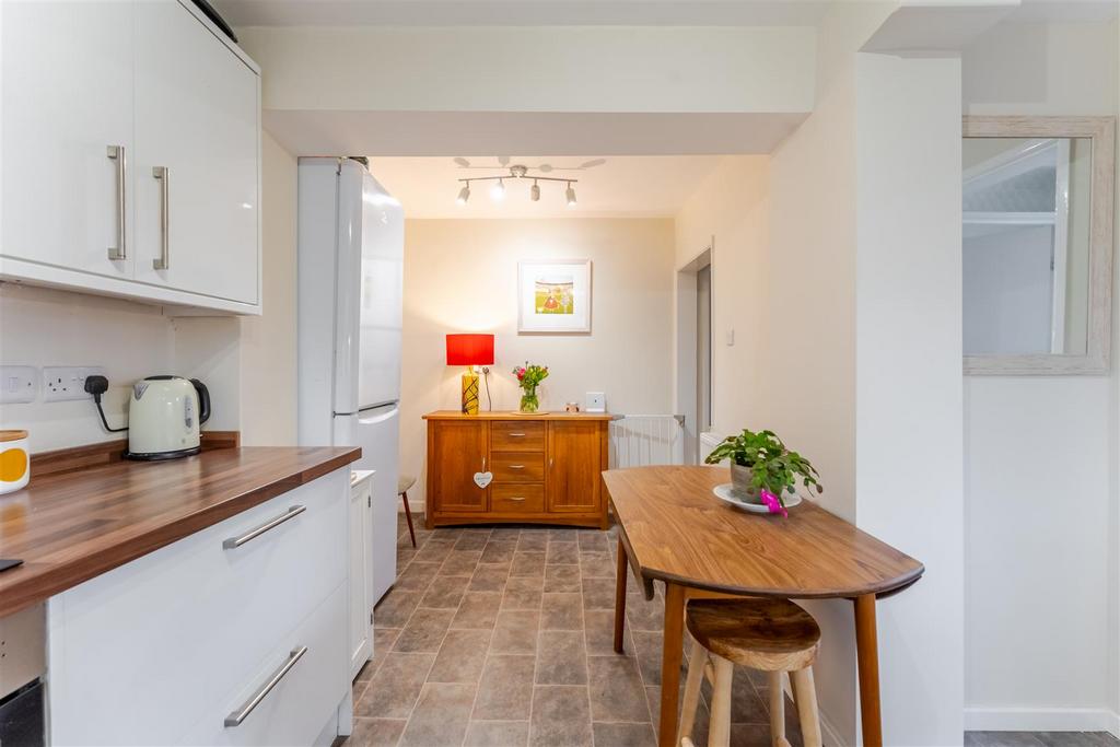 17 Court Avenue, Yatton35.jpg