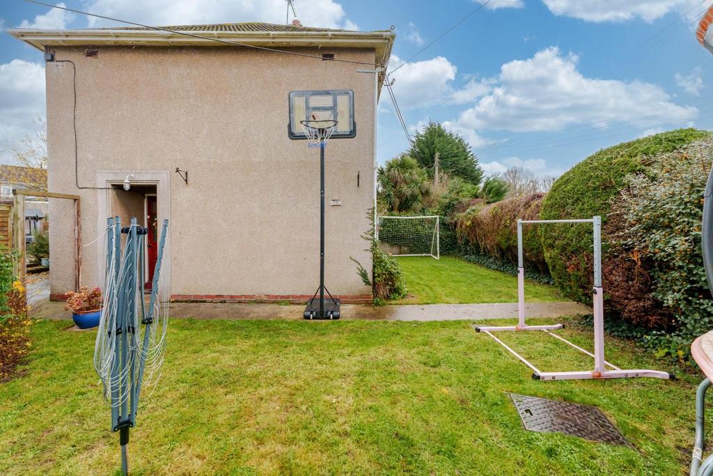 17 Court Avenue, Yatton56.jpeg