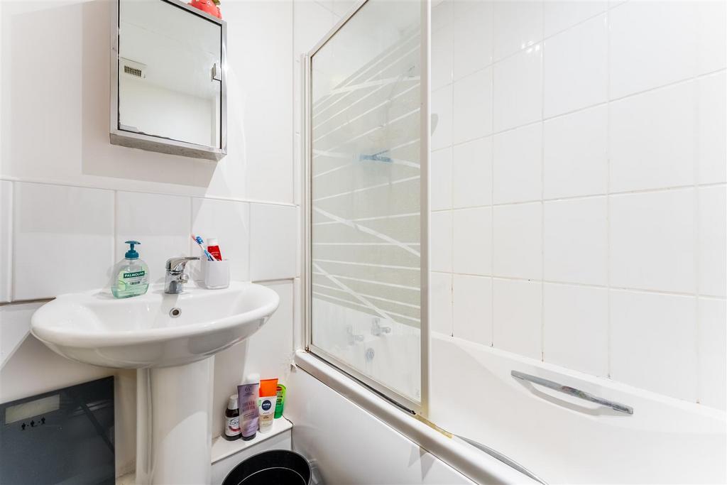 1.11 - bathroom.jpg