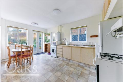 2 bedroom bungalow for sale, Ashburton Road, Addiscombe