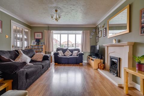 4 bedroom semi-detached house for sale, Bedford Crescent, St. Ives, Cambridgeshire, PE27