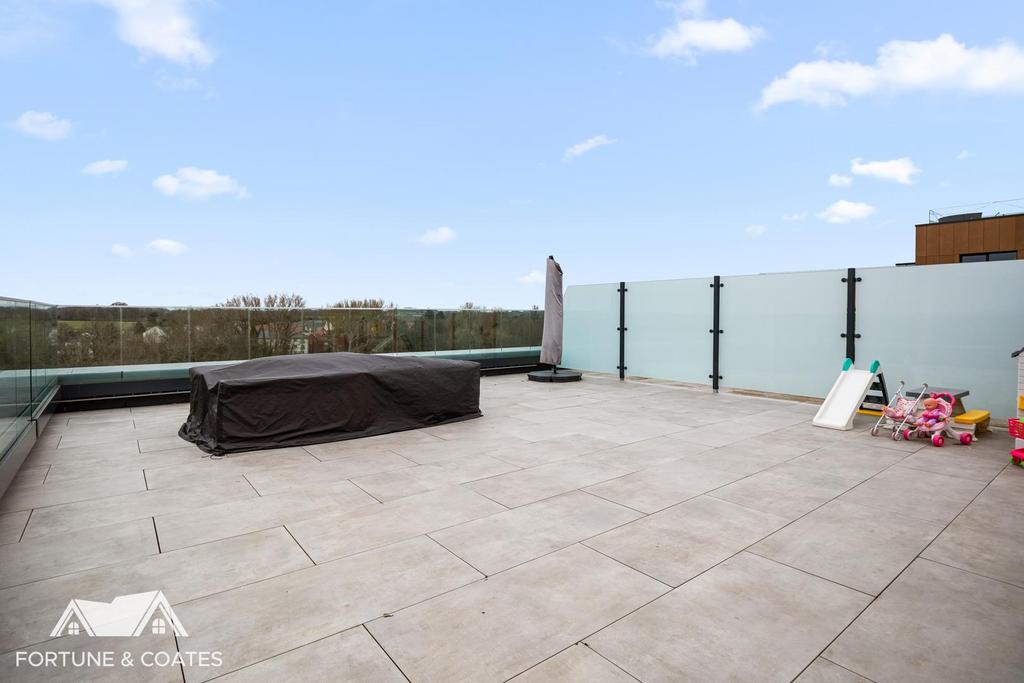 Moore House terrace 4.jpg