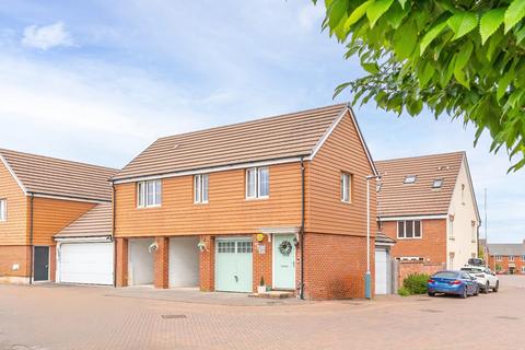 2 bedroom coach house for sale, Porus Piece, Leighton Buzzard