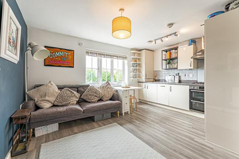 2 bedroom coach house for sale, Porus Piece, Leighton Buzzard