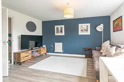 2 bedroom coach house for sale, Porus Piece, Leighton Buzzard