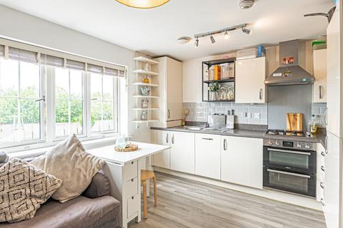 2 bedroom coach house for sale, Porus Piece, Leighton Buzzard