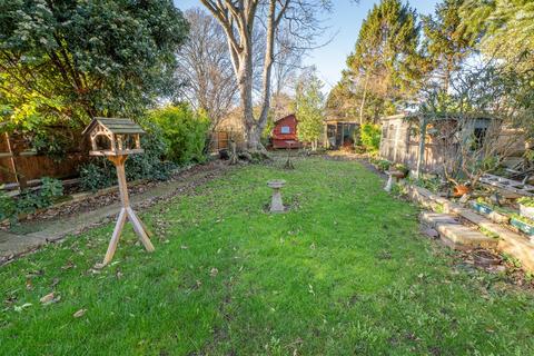 4 bedroom semi-detached house for sale, Fairway, Surrey SM5