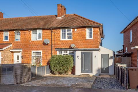 3 bedroom end of terrace house for sale - Peterborough Road, Surrey SM5