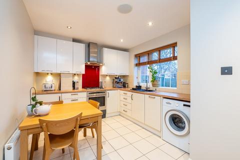 3 bedroom end of terrace house for sale, Peterborough Road, Surrey SM5