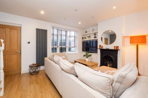 3 bedroom end of terrace house for sale, Peterborough Road, Surrey SM5