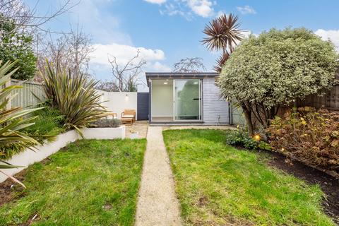 3 bedroom end of terrace house for sale, Peterborough Road, Surrey SM5