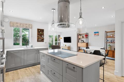 undefined, Executive detached home situated on popular Mendip Gate development in Churchill