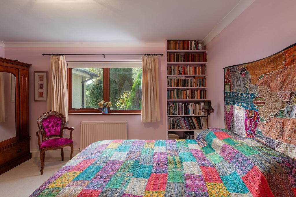 Principal Bedroom Ginkgo House, Stoke Fleming