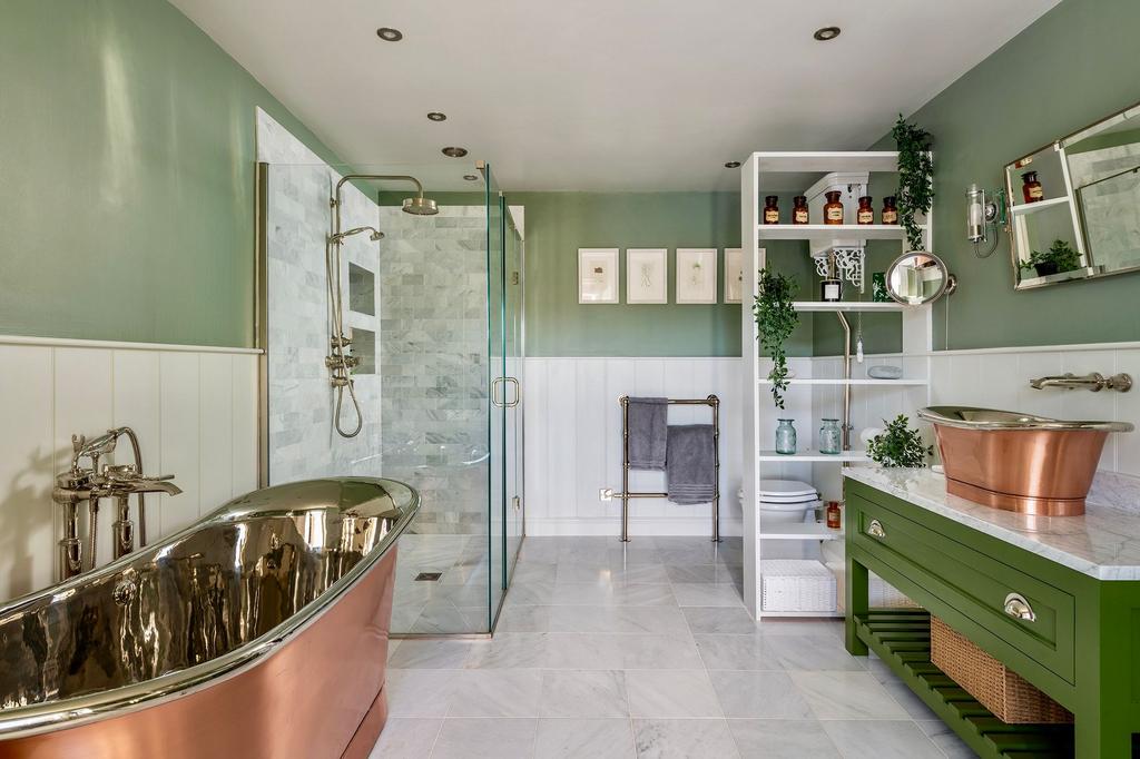 Principal Bedroom En-suite Bathroom, Danescombe...