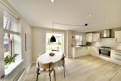 3 bedroom semi-detached house for sale, Waudby Close, Hessle