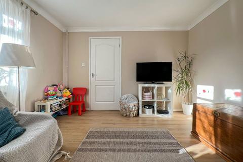 3 bedroom end of terrace house for sale, Burnbush Close, Bristol BS14