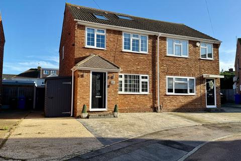 4 bedroom semi-detached house for sale - Springvale, Sittingbourne ME9