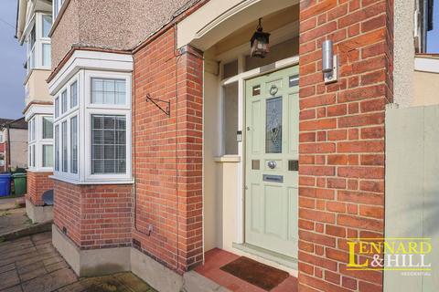 3 bedroom semi-detached house for sale, High View Avenue, Grays RM17