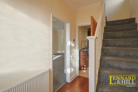 3 bedroom semi-detached house for sale, High View Avenue, Grays RM17