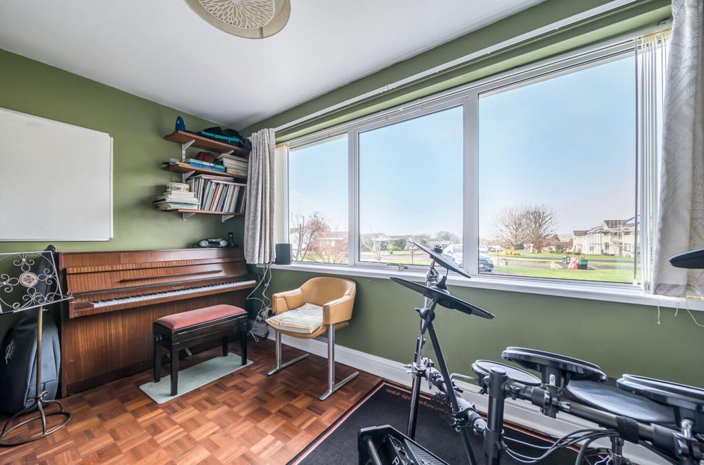 Adjoining Lounge