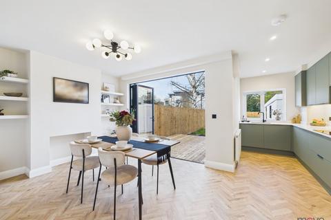 undefined, Cleeve View Road, Cheltenham GL52