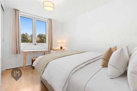 1 bedroom flat for sale, Winterfold Close, London
