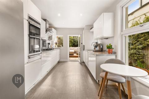 5 bedroom house for sale, Camborne Road, London