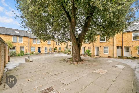 2 bedroom maisonette for sale, Holm Oak Close, London
