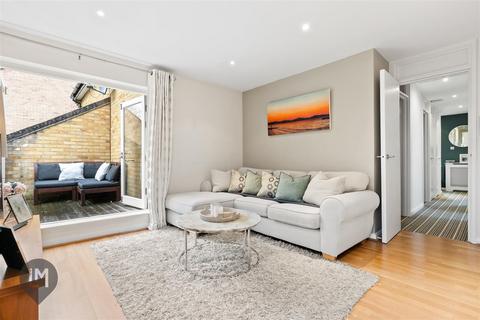 2 bedroom maisonette for sale, Holm Oak Close, London