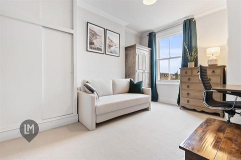 2 bedroom flat for sale, Revelstoke Road, London