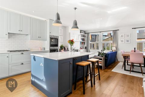 3 bedroom flat for sale, Smeaton Road, London
