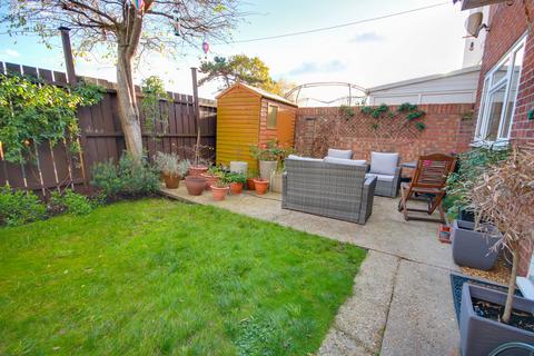 undefined, SHOLING! DECEPTIVELY SPACIOUS! PRIVATE GARDEN! PARKING!